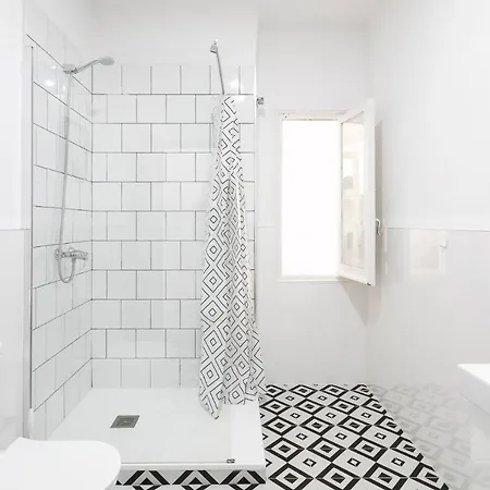 Casa Mila Sv19 招待所 2*